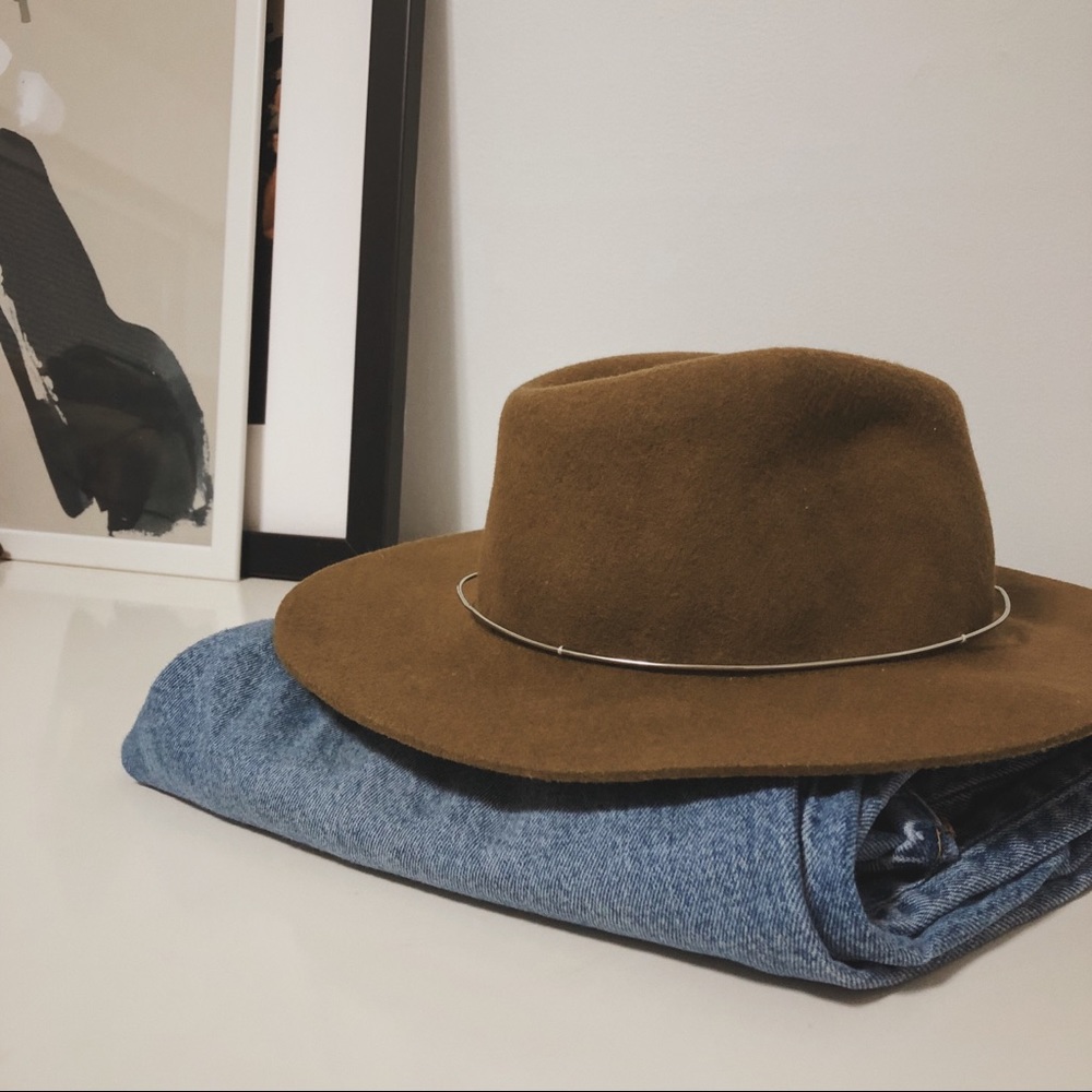BARELY WORN Brown/Green Fedora Hat